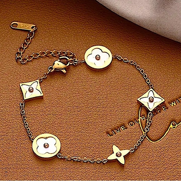 Gold 18K Four Leaf Clover Bracelet, Charm, Luxury Chain Link Gift Gir… - Picture 2 of 10